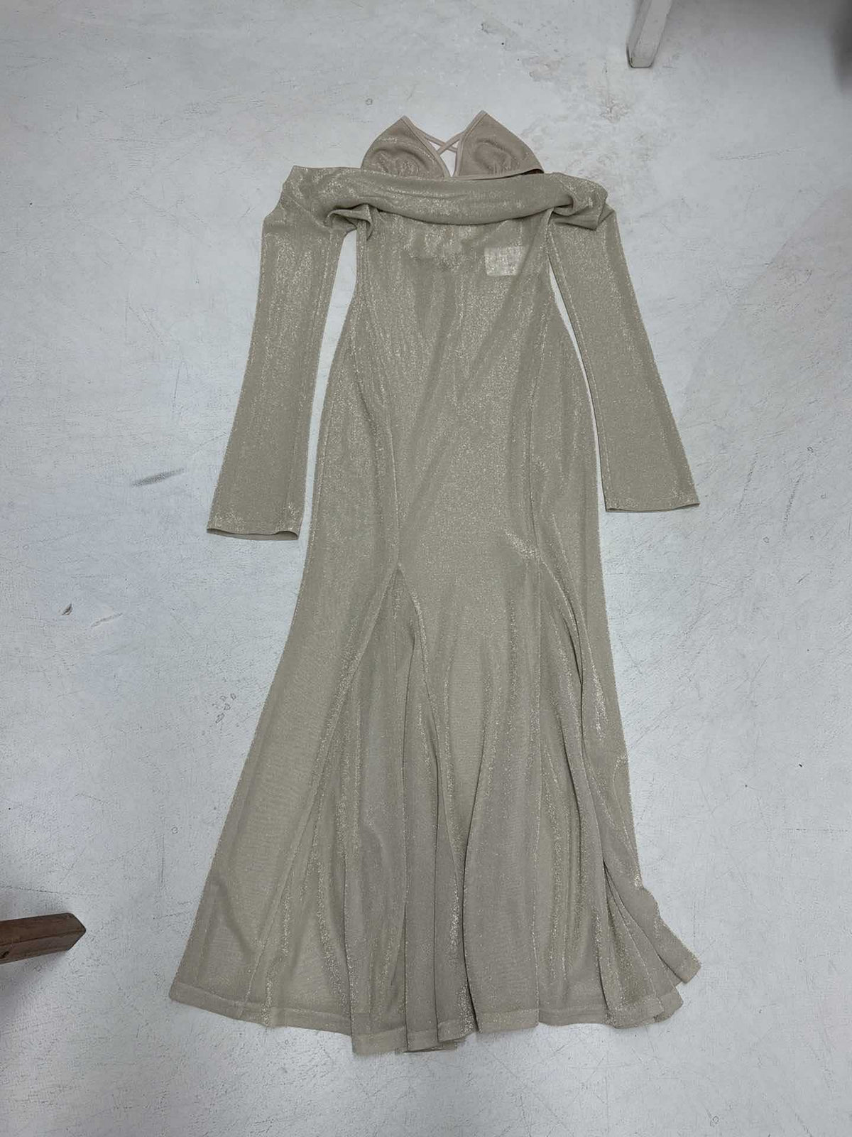 Style Golden Glitter Two-Piece Dress with Micro-Transparency, Sexy Backless Tied Evening Gown Long Skirt